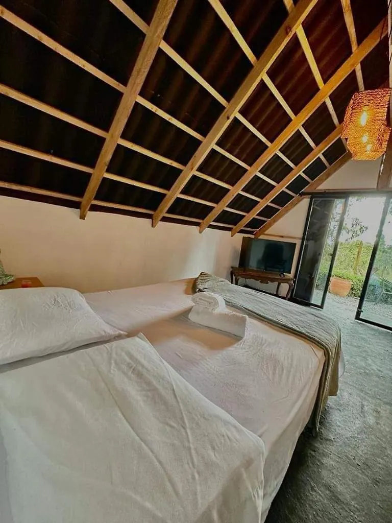 Encanto Verde Cabana Sencilla Marinilla